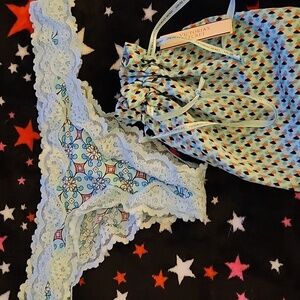 VS Floral Lace Trim Women's Panty Thong       W/bag NWT